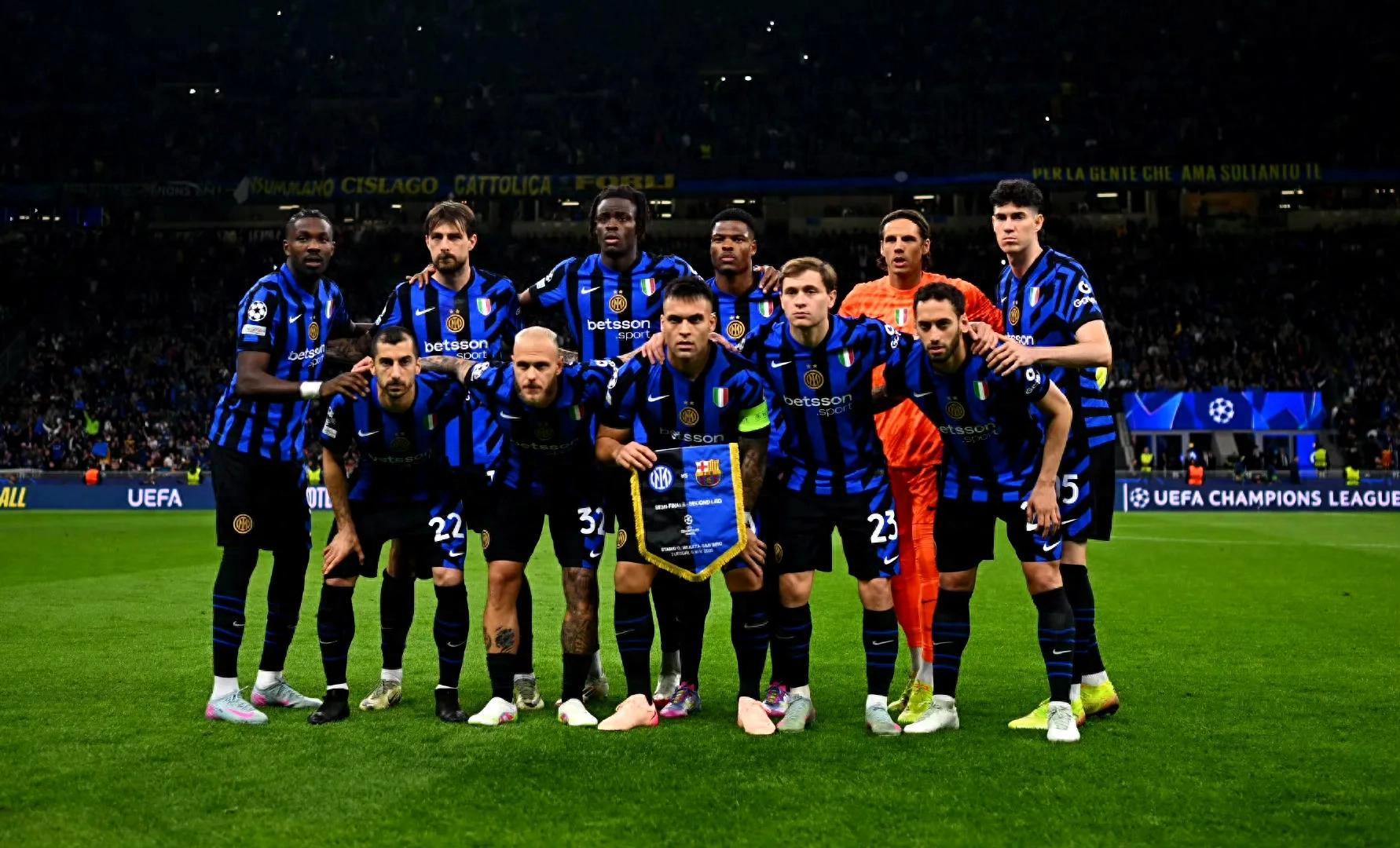 英雄联盟-转会期国际米兰豪取连胜:欧冠节点到来,赛场秩序良好,年轻球员得到机会的简单介绍